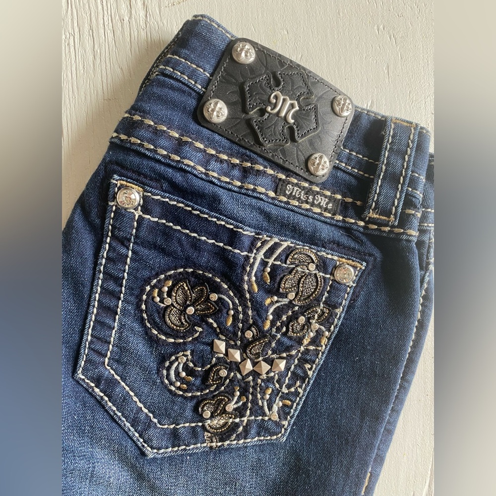 Miss Me signature rise boot Jeans Size 27
